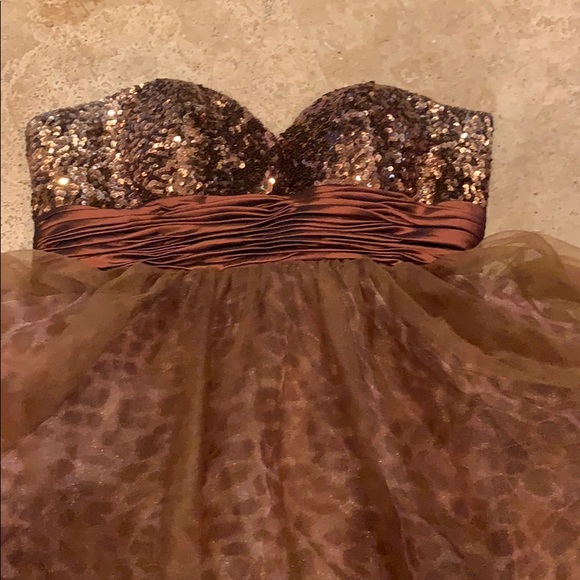 Beautiful party dress! - Picture 6 of 6